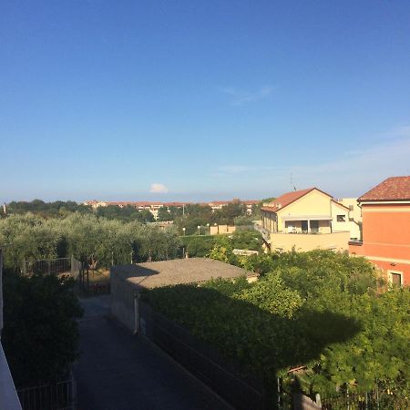 A Casa Di Nonna Luciana - Trilocale Con Giardino Apartment Ceriale Luaran gambar